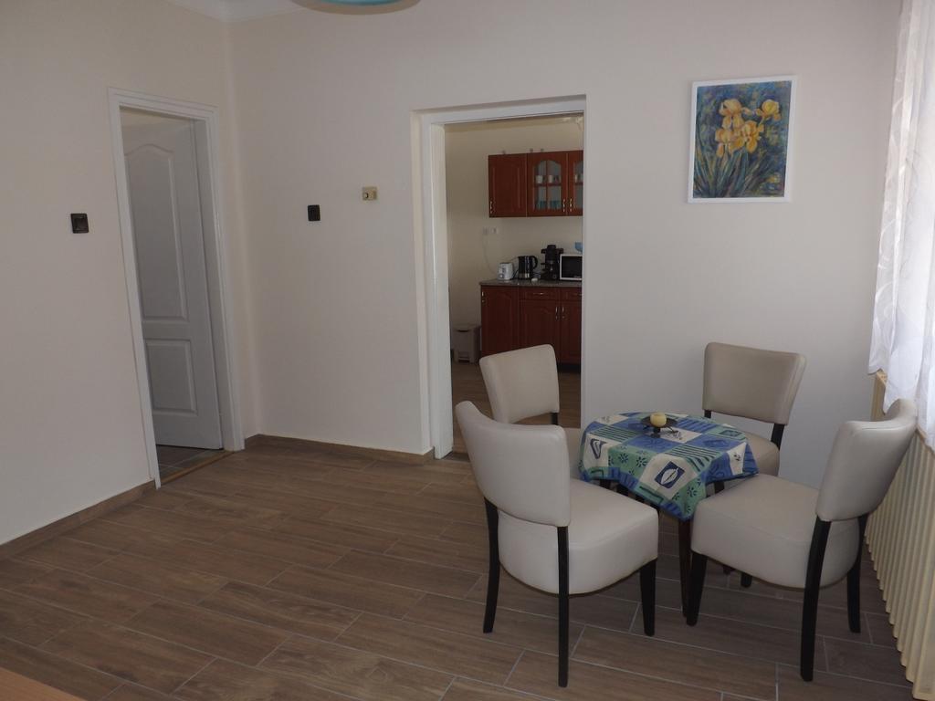 Apartamento Fagyoengy Sárvár Habitación foto