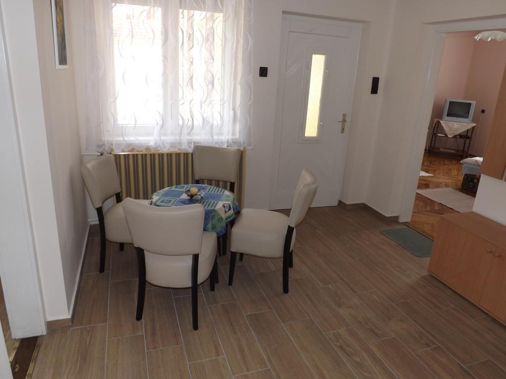 Apartamento Fagyoengy Sárvár Habitación foto